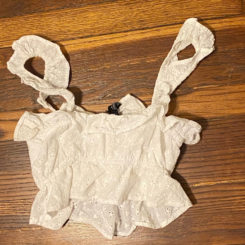 F21 White Cotton Ruffle Sleeve Embroidered Crop Top - Picture 4 of 6